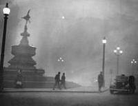 大雾下的伦敦（摄于1952年）